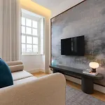 Stylish City Stay With Balcony